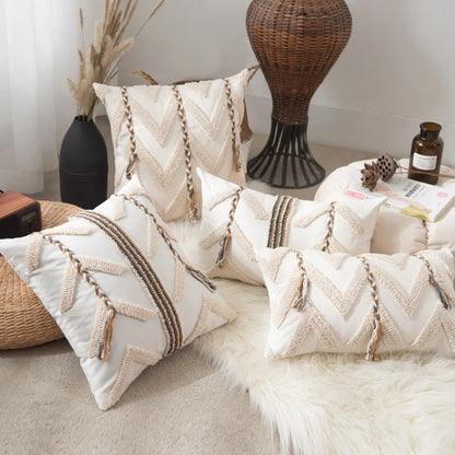 Beige gehäkelter Kissenbezug mit Tufting