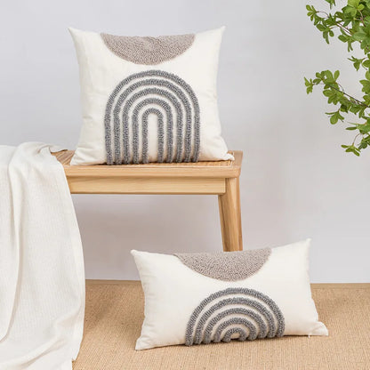Grau-weißer, einfacher Kissenbezug mit Loop-Tufting